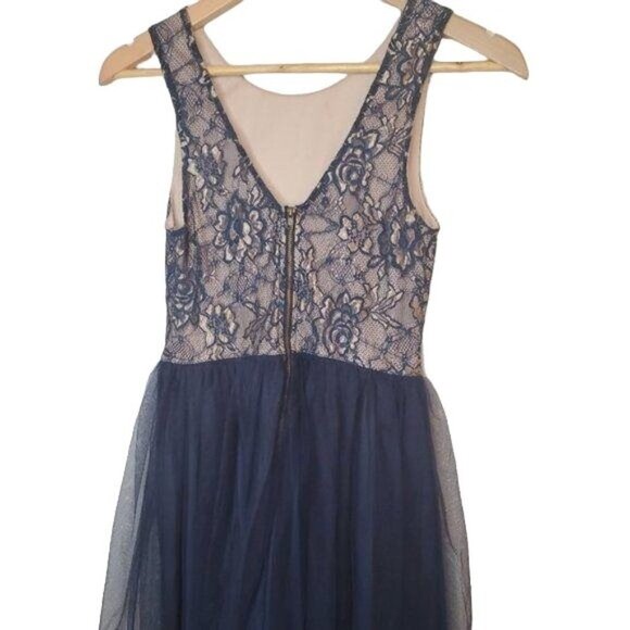 FOREVER 21 | Floral embroidery w/Tulle Skirt Dress - Picture 3 of 10